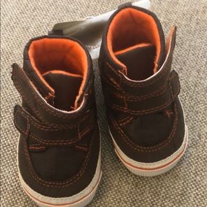 NWT High top baby shoes, 3-6months